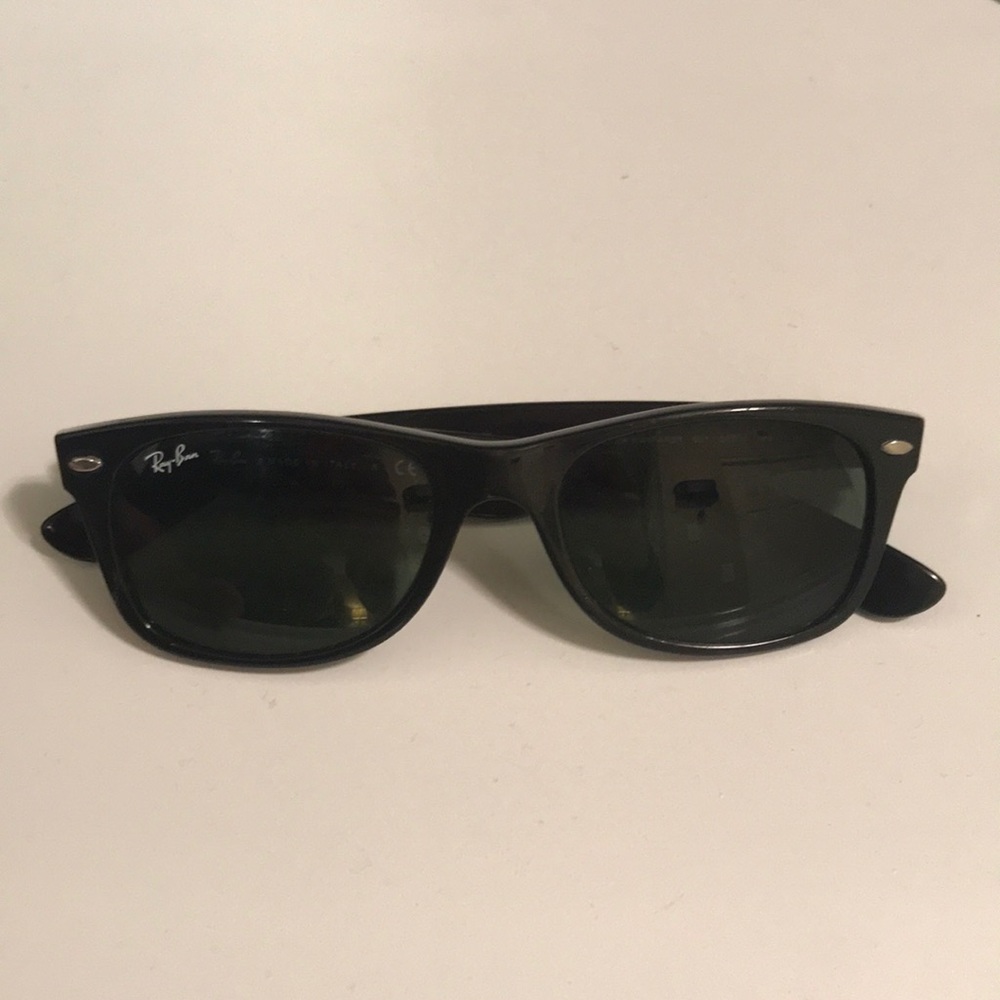 Ray Ban New Wayfarer Classic Sunglasses